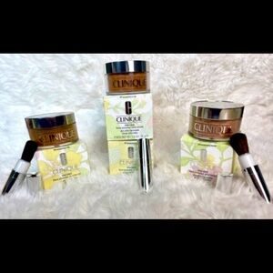 Brand new Clinique powder with brush
